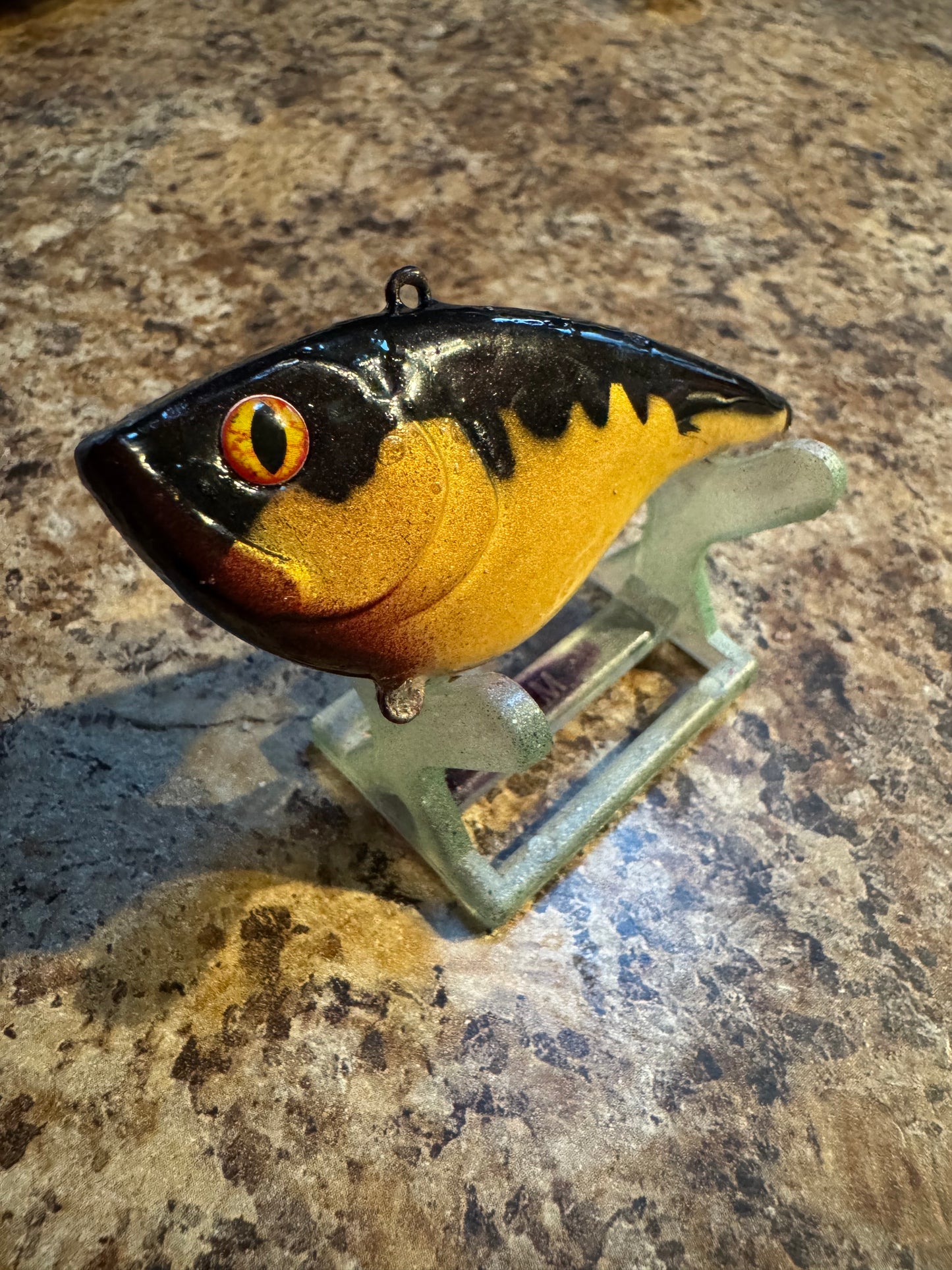 Lipless crank