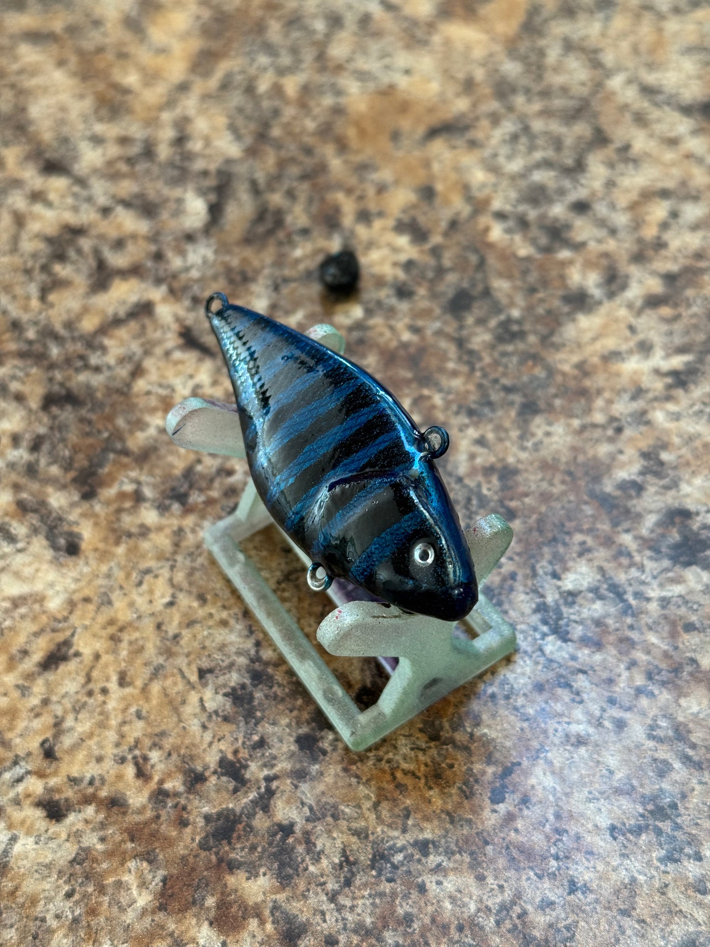 Lipless crank